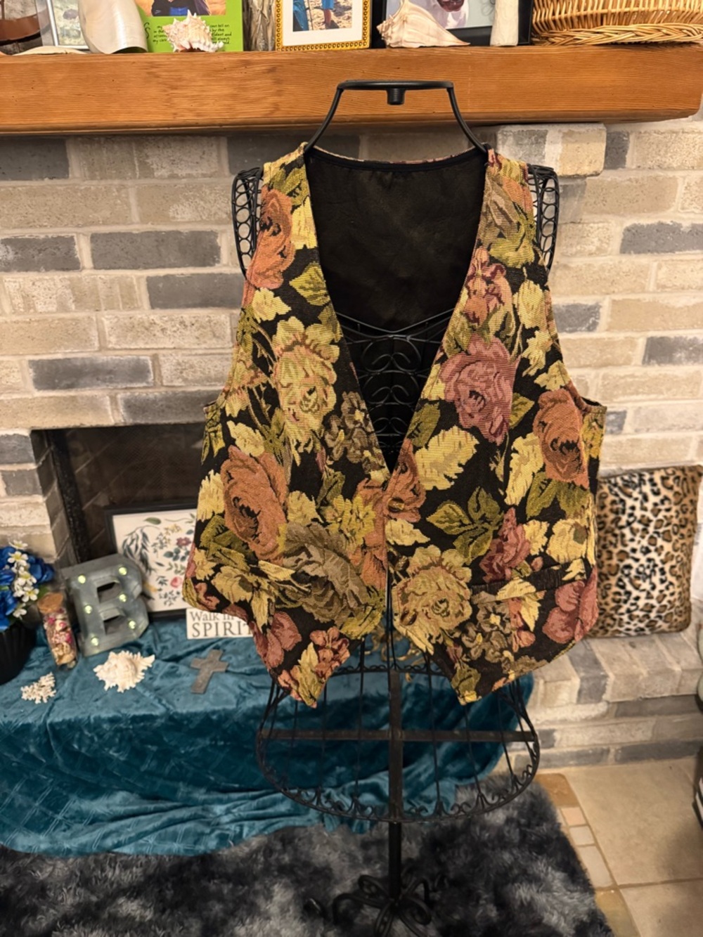 SHEIN Curve Black Floral Vest with Olive & Rose